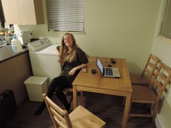 DSCN6790 Neu am Tisch: Riesenbaby Waschmashine